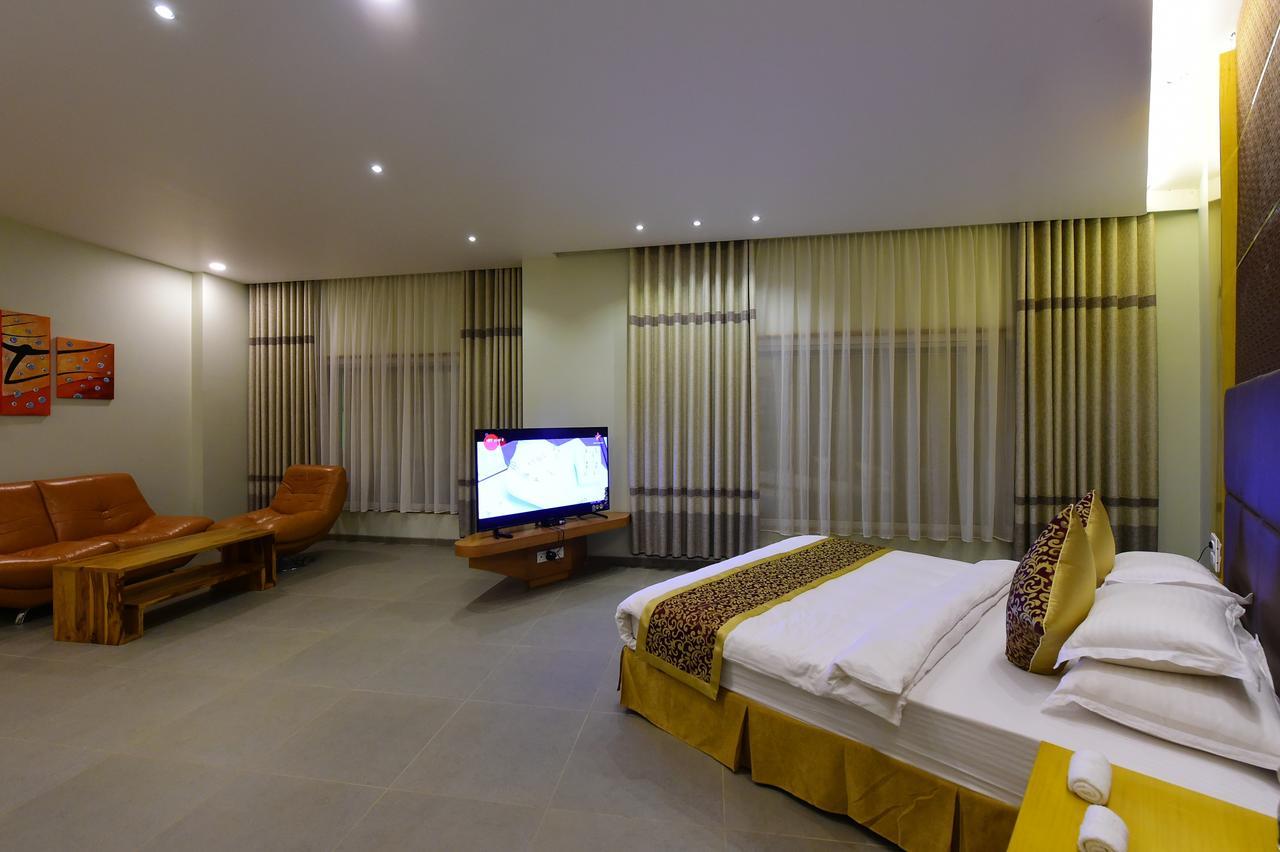 Hotel H - Sandhill Hotels Private Limited Ānand Exterior foto