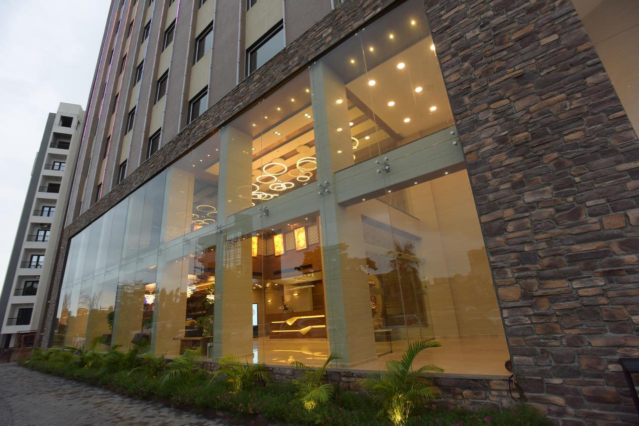 Hotel H - Sandhill Hotels Private Limited Ānand Exterior foto